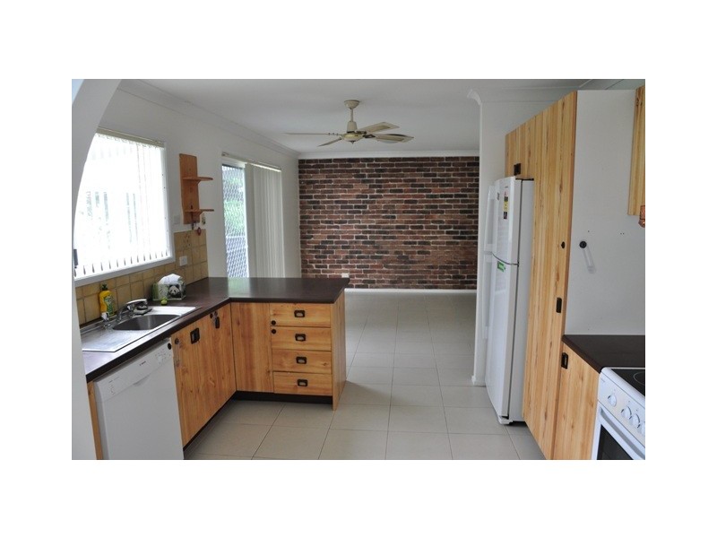 30 Greenwood Avenue, Berkeley Vale NSW 2261