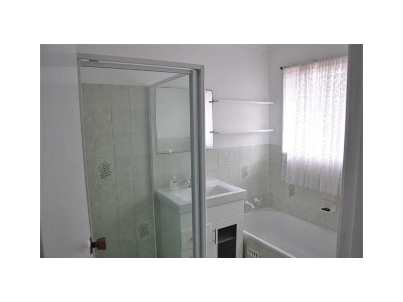 30 Greenwood Avenue, Berkeley Vale NSW 2261