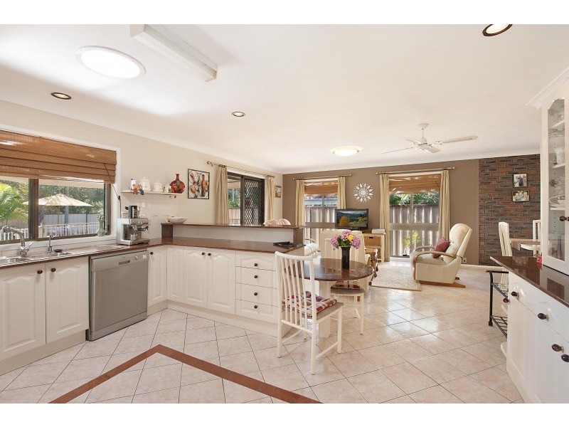 11 Bosun Close, Bateau Bay NSW 2261
