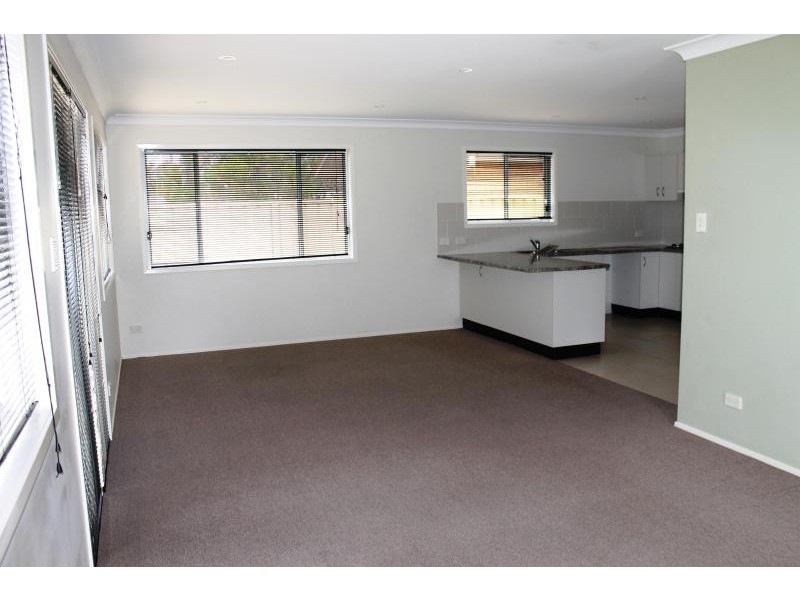 39 Shamrock Drive, Berkeley Vale NSW 2261