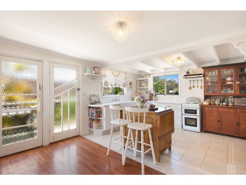 1 Lakedge Ave, Berkeley Vale NSW 2261