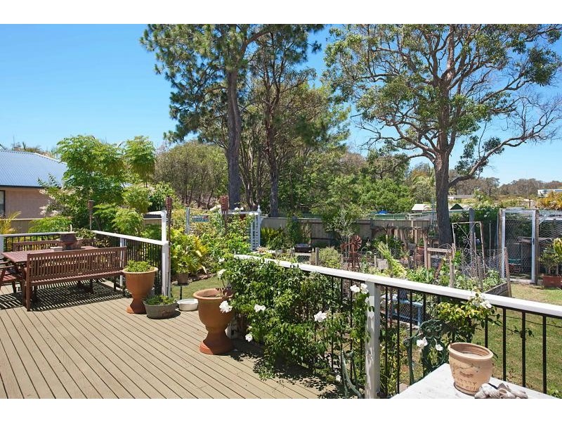 1 Lakedge Ave, Berkeley Vale NSW 2261