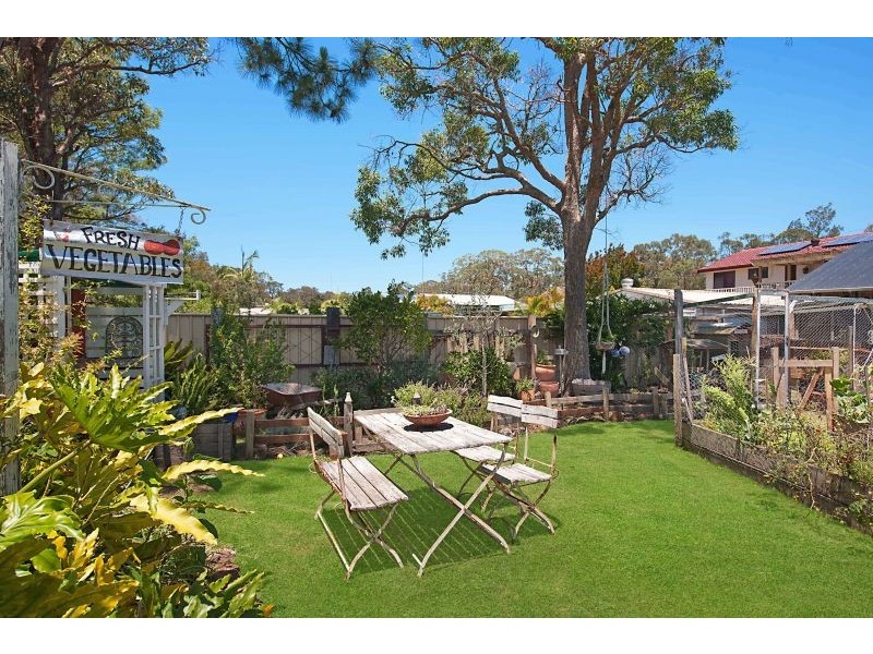 1 Lakedge Ave, Berkeley Vale NSW 2261