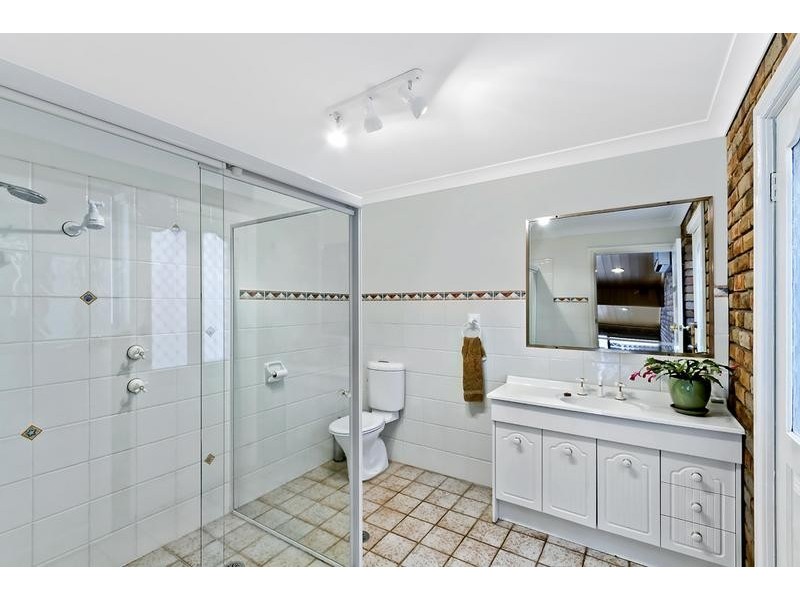 21 Keveer Cl, Berkeley Vale NSW 2261