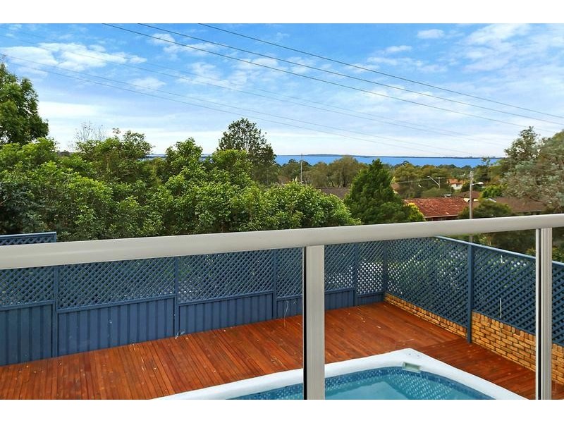 21 Keveer Cl, Berkeley Vale NSW 2261