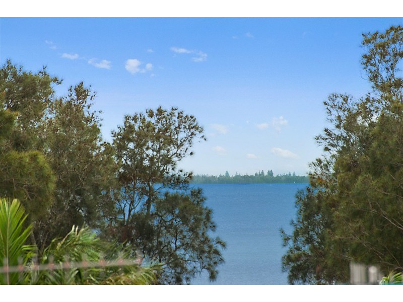 202 Lakedge Avenue, Berkeley Vale NSW 2261