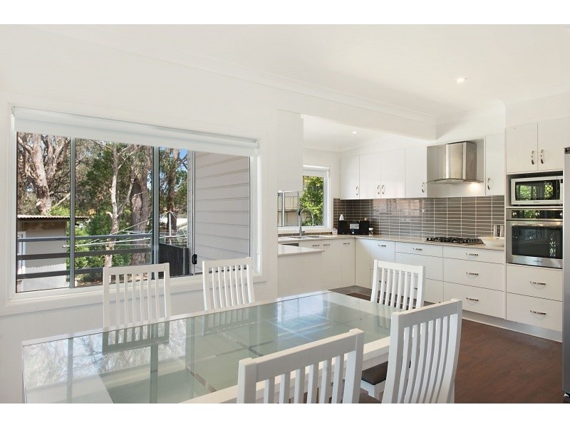 6 KIngsford Smith Drive, Berkeley Vale NSW 2261