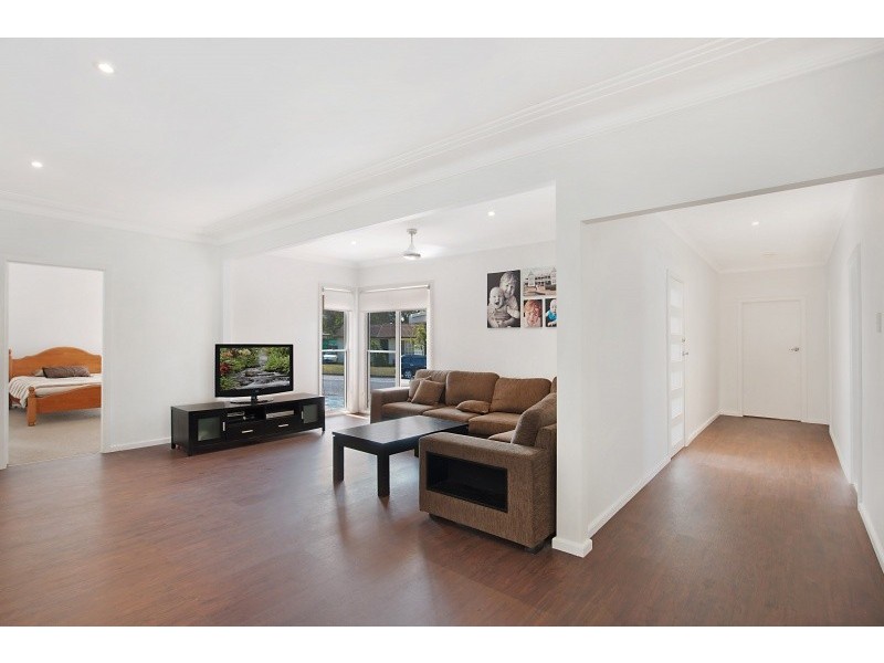 6 KIngsford Smith Drive, Berkeley Vale NSW 2261