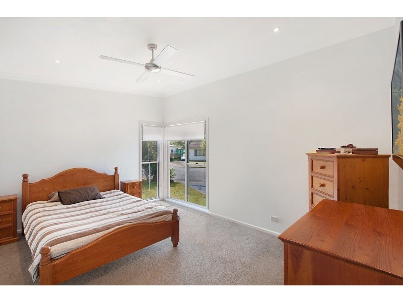 6 KIngsford Smith Drive, Berkeley Vale NSW 2261