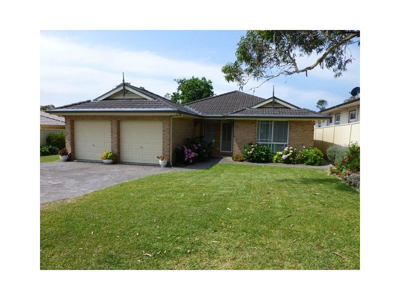 4 Parkside Avenue, Bateau Bay NSW 2261