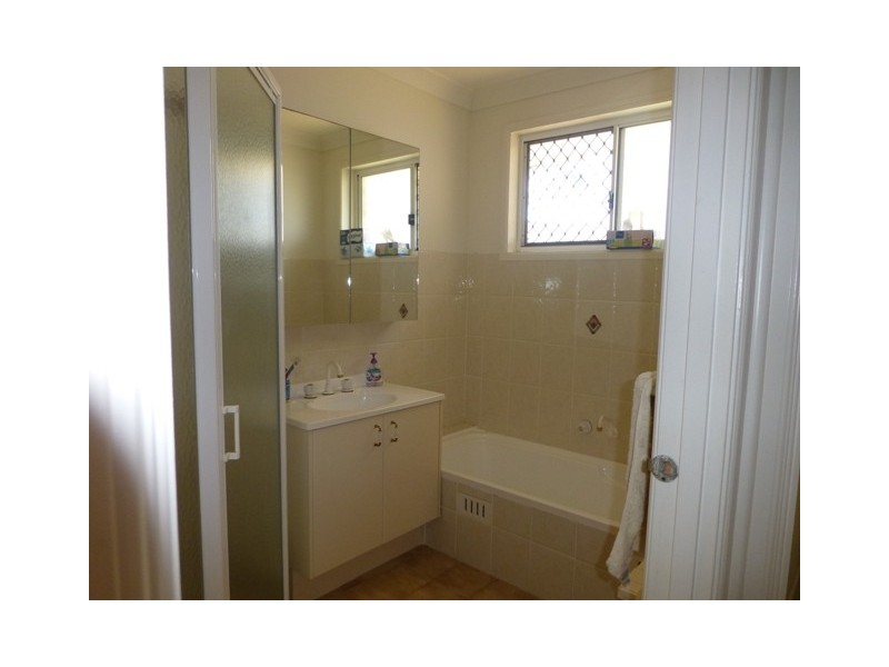 4 Parkside Avenue, Bateau Bay NSW 2261