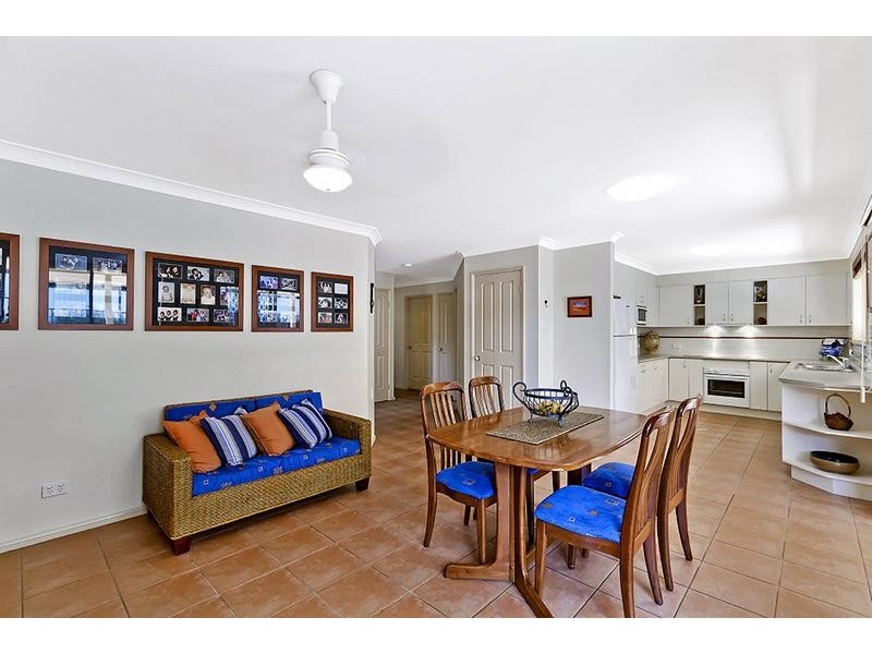 68 Sunrise Ave, Budgewoi NSW 2262