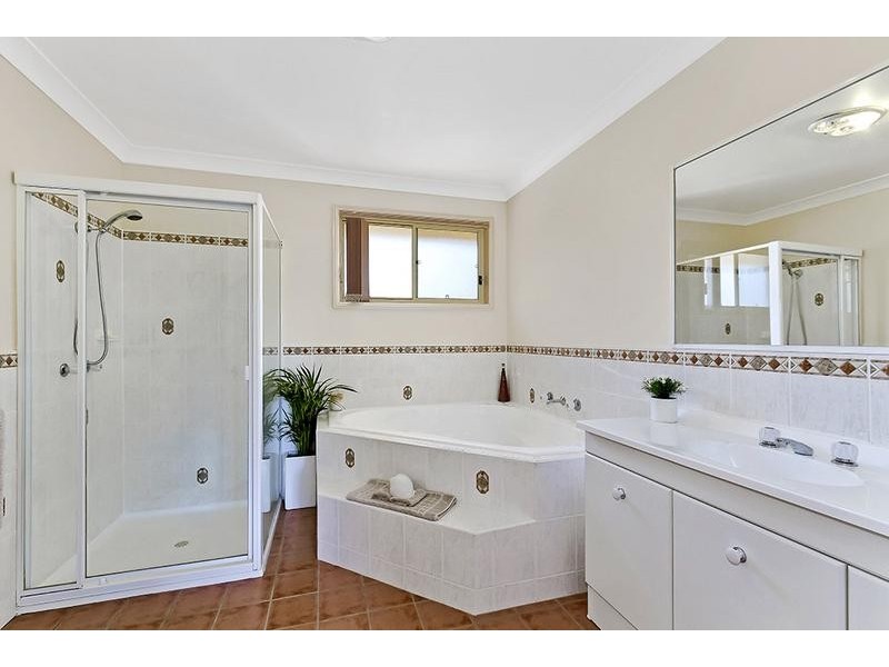 68 Sunrise Ave, Budgewoi NSW 2262