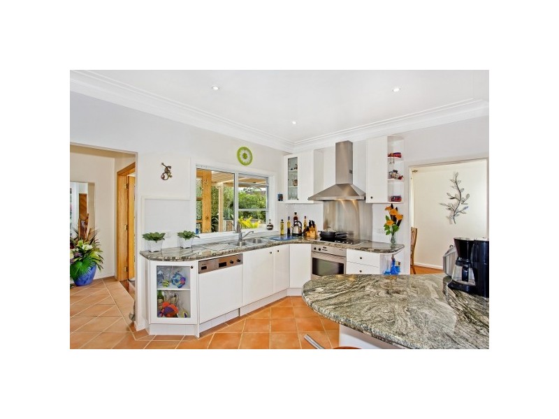 3 Dunn St, Point Frederick NSW 2250