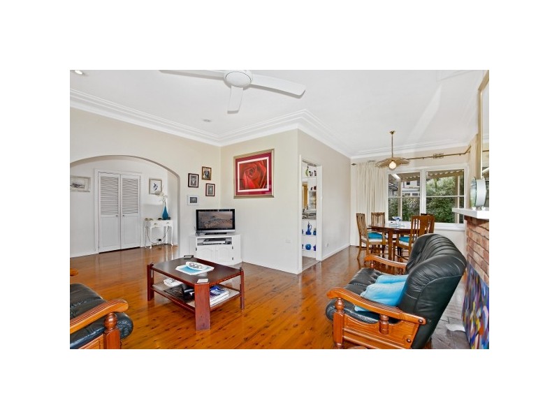 3 Dunn St, Point Frederick NSW 2250
