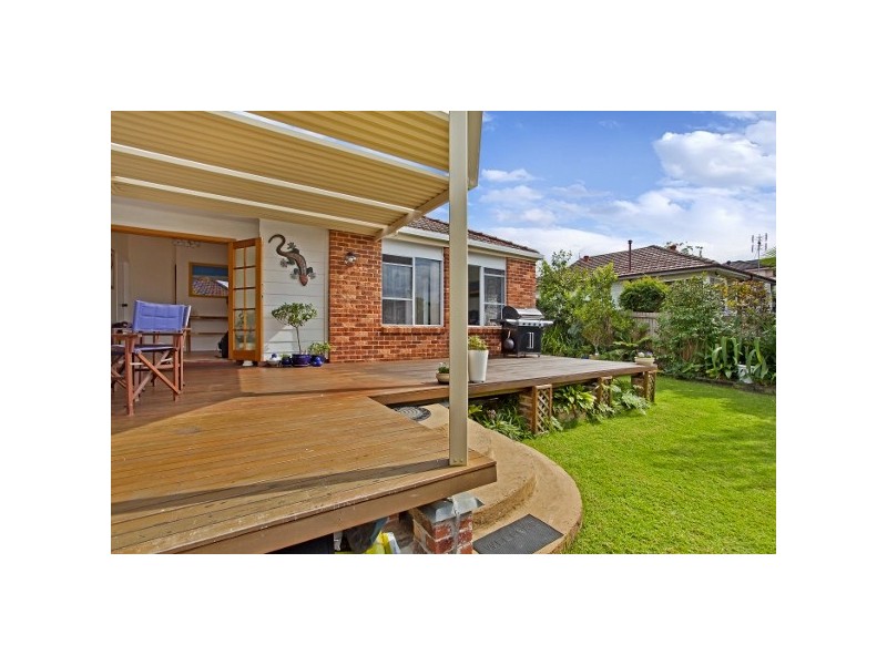 3 Dunn St, Point Frederick NSW 2250