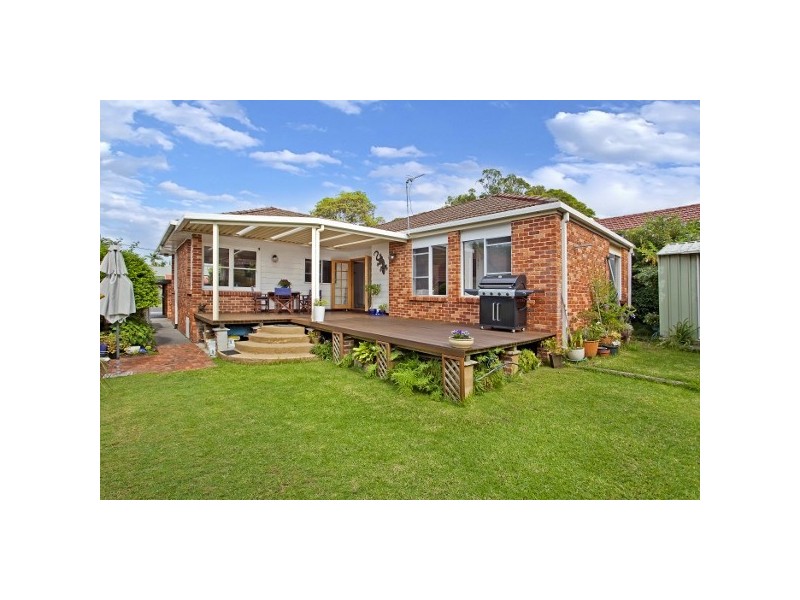 3 Dunn St, Point Frederick NSW 2250