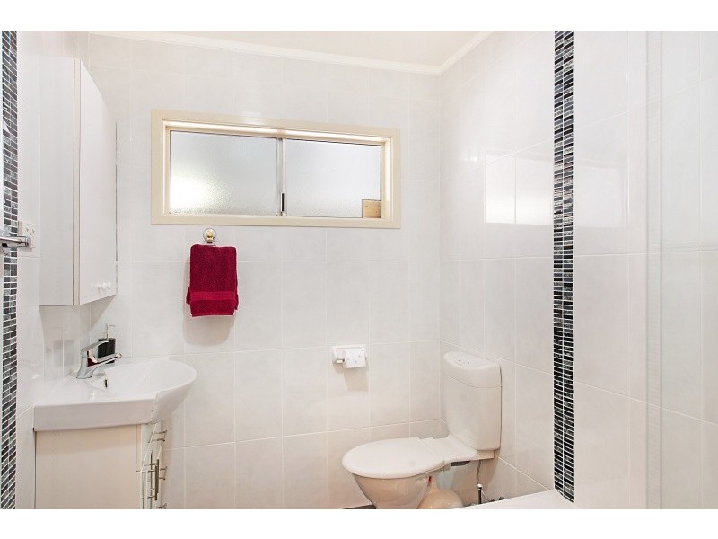 145 Kerry Crescent, Berkeley Vale NSW 2261