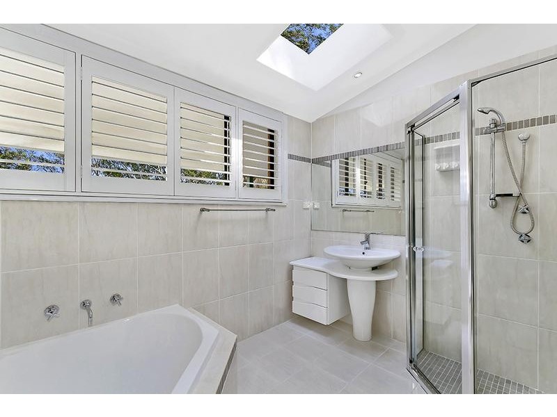 17 Northview Dr, Bateau Bay NSW 2261