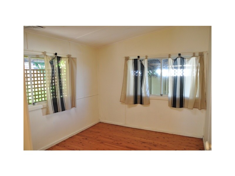 5a Lowana Avenue, Forresters Beach NSW 2260