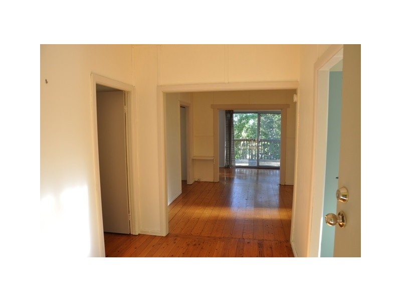 5a Lowana Avenue, Forresters Beach NSW 2260