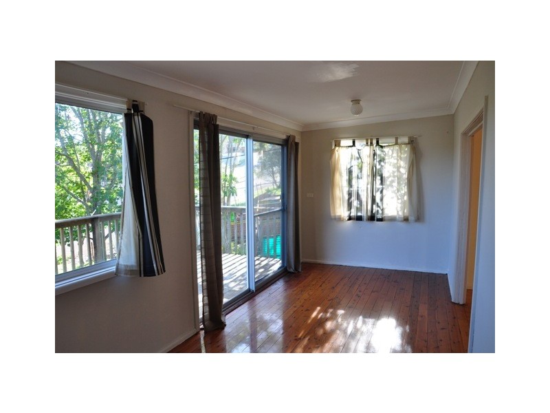 5a Lowana Avenue, Forresters Beach NSW 2260