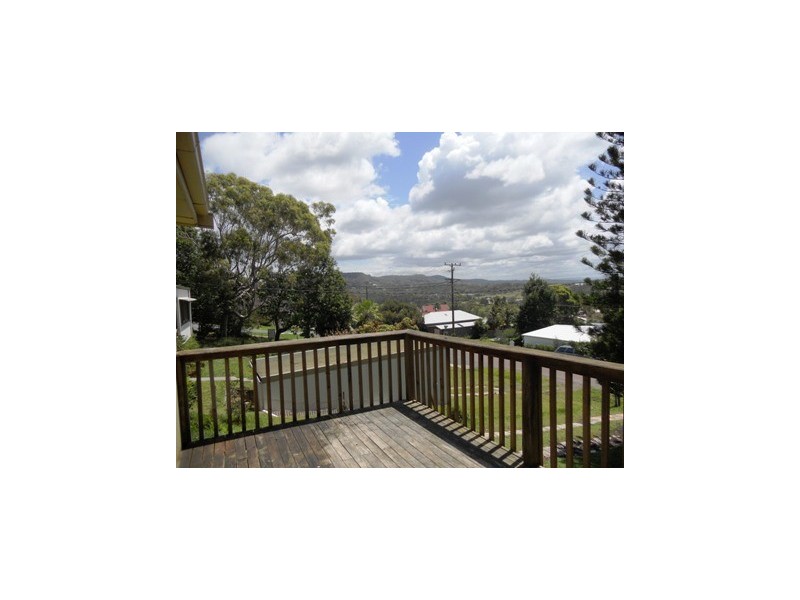 5a Lowana Avenue, Forresters Beach NSW 2260
