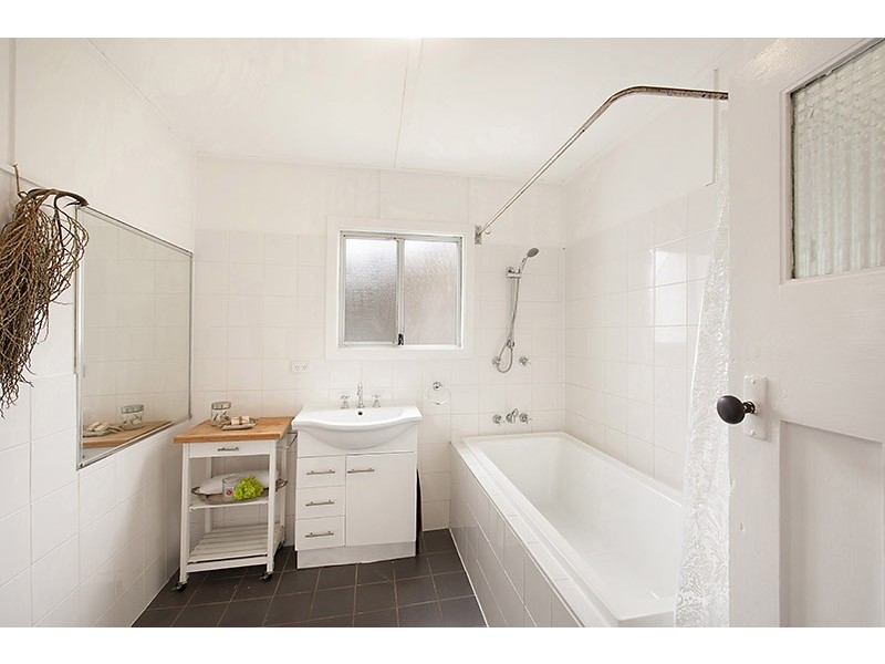 215 Geoffrey Road, Chittaway Point NSW 2261