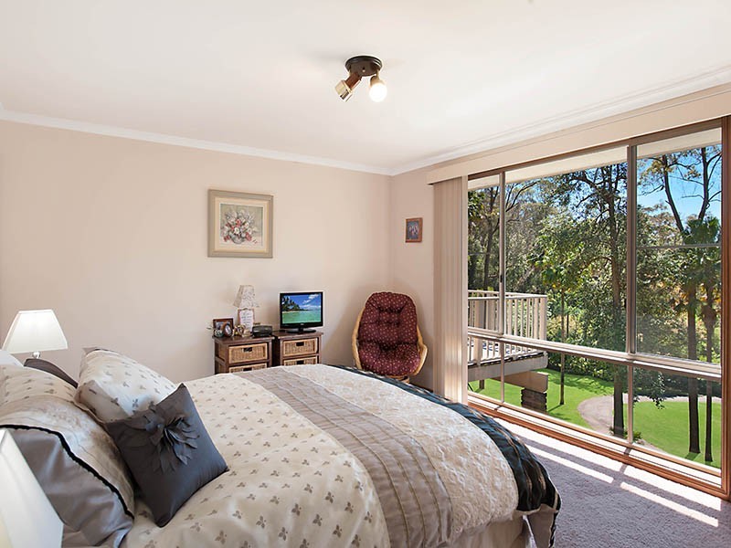 4 Roxburgh Close, Glenning Valley NSW 2261