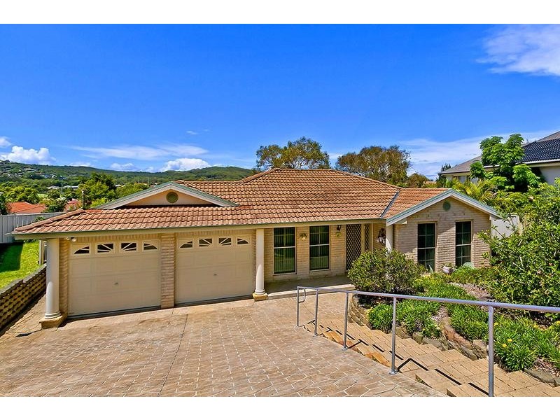 11 Walch Ave, Bateau Bay NSW 2261
