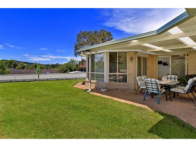 11 Walch Ave, Bateau Bay NSW 2261