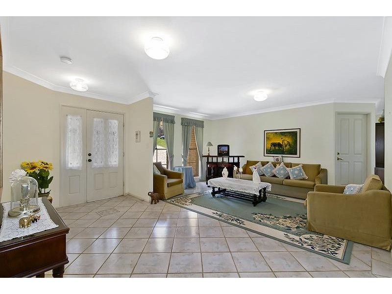 11 Walch Ave, Bateau Bay NSW 2261