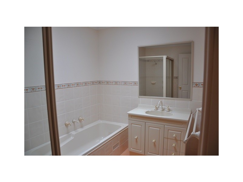 4b Dillon Rd, Wamberal NSW 2260