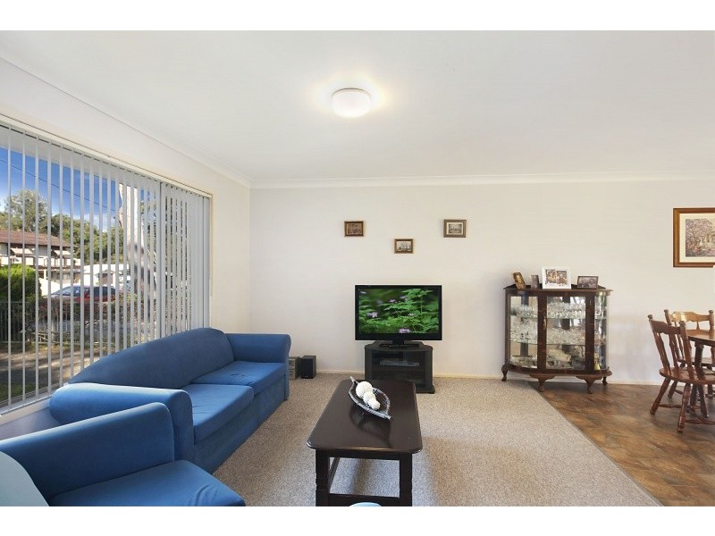 9 Bluebell Ave, Berkeley Vale NSW 2261