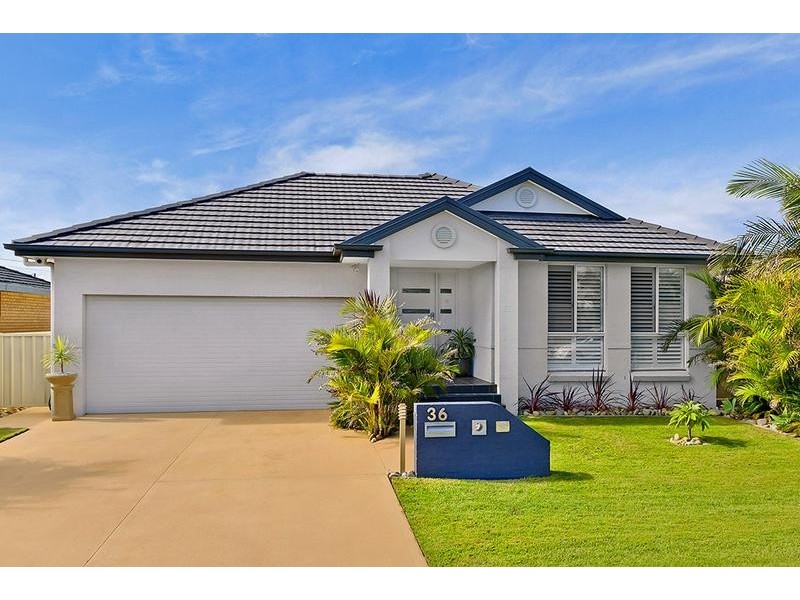 36 Manly Pde, The Entrance North NSW 2261