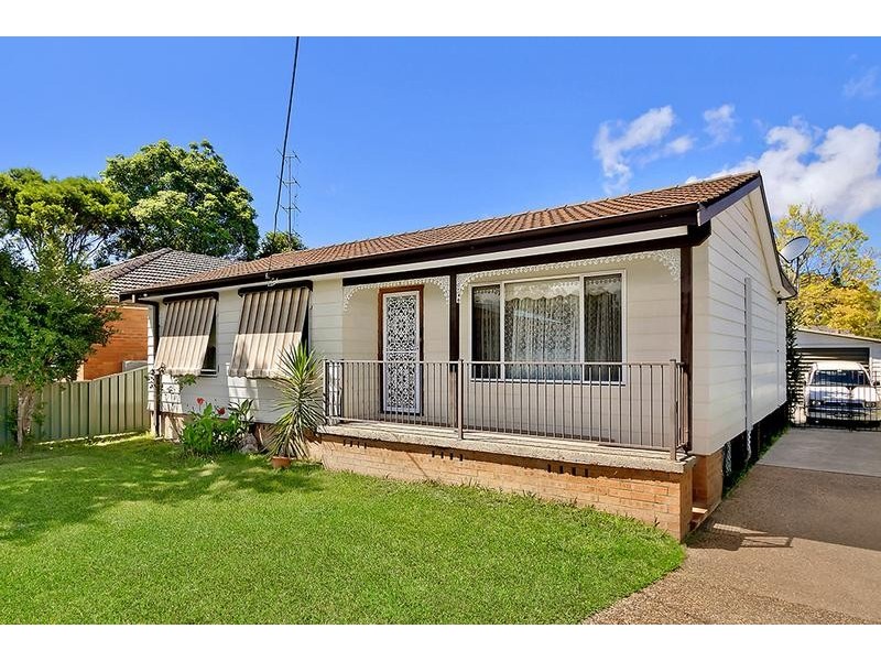 34 Buckingham Rd, Berkeley Vale NSW 2261