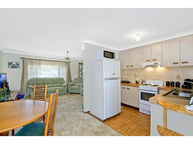 34 Buckingham Rd, Berkeley Vale NSW 2261