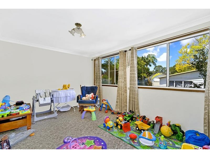 34 Buckingham Rd, Berkeley Vale NSW 2261