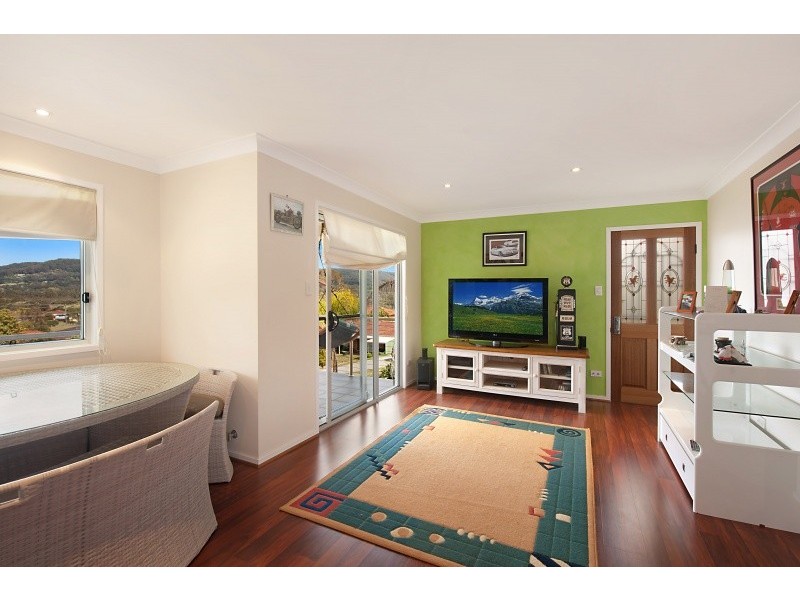 8 Oakhampton Road, Bateau Bay NSW 2261