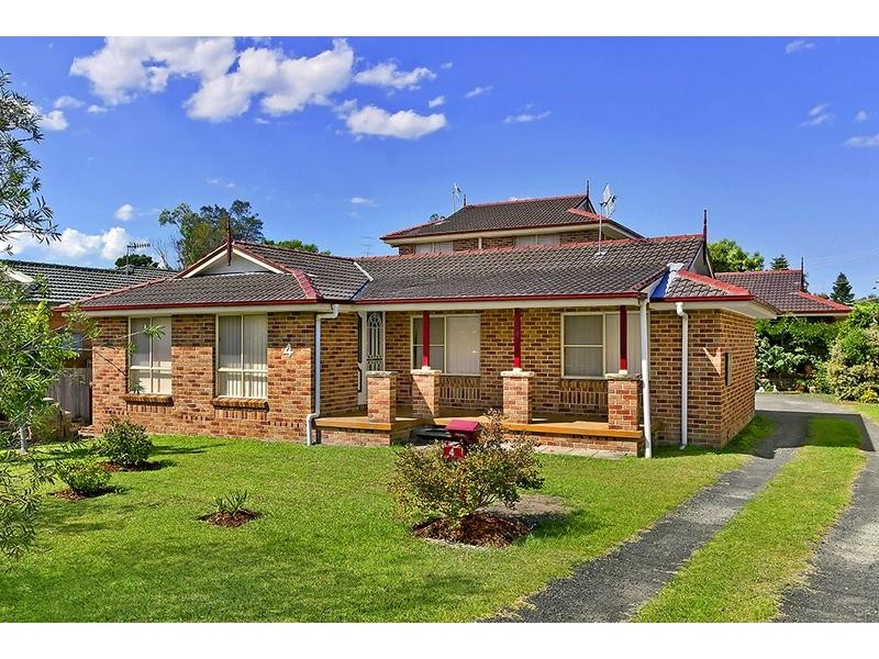 4 Davidson Avenue, Killarney Vale NSW 2261
