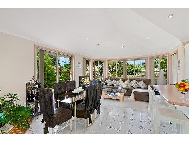 4 Davidson Avenue, Killarney Vale NSW 2261