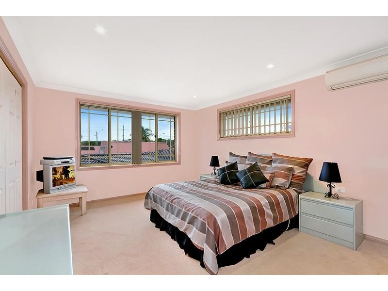 4 Davidson Avenue, Killarney Vale NSW 2261