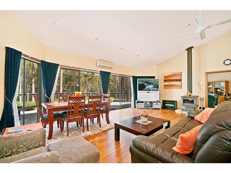 690 Dickson Road, Jilliby NSW 2259