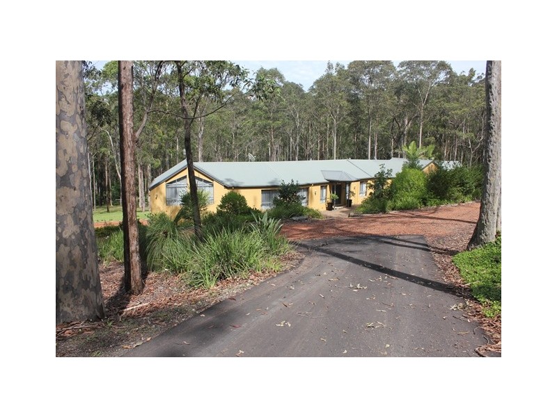 690 Dickson Road, Jilliby NSW 2259