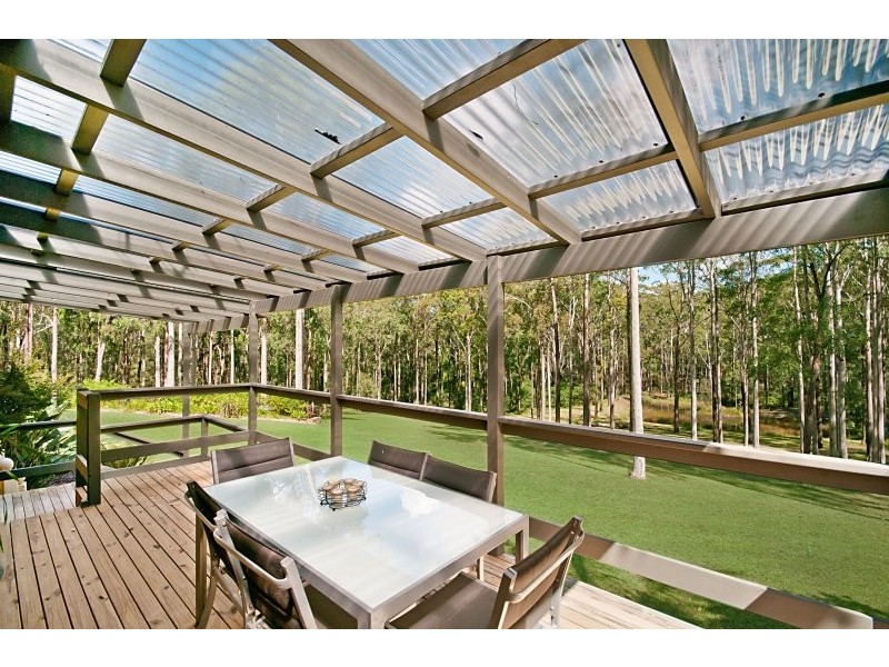 690 Dickson Road, Jilliby NSW 2259