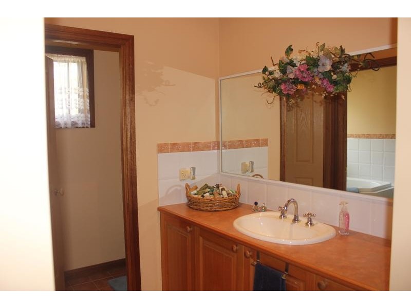 690 Dickson Road, Jilliby NSW 2259