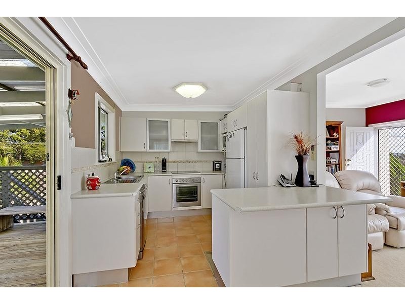 18 Strickland Rd, Killarney Vale NSW 2261