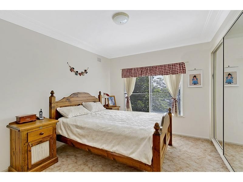 18 Strickland Rd, Killarney Vale NSW 2261