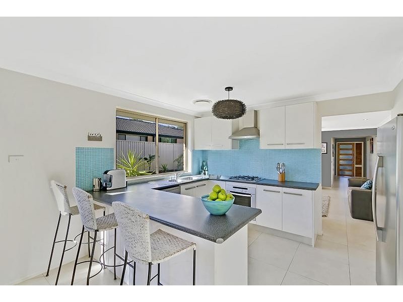 17 Highcliff Close, Woongarrah NSW 2259