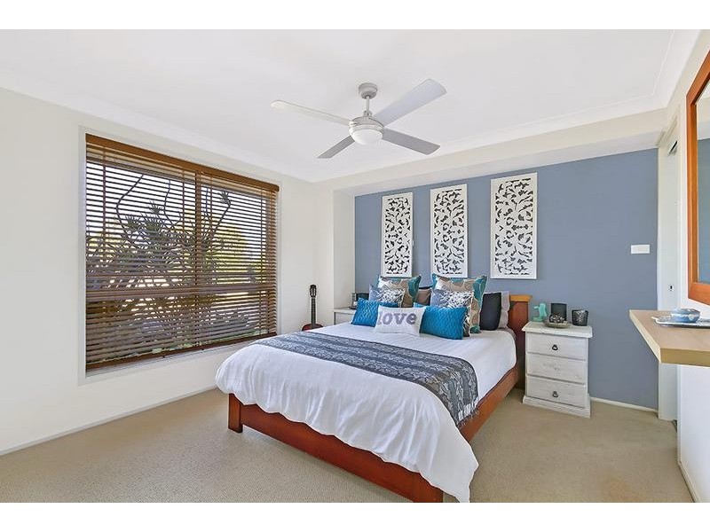 17 Highcliff Close, Woongarrah NSW 2259